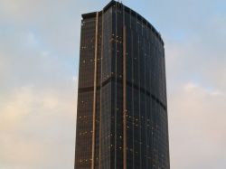 Un concours international pour relooker la tour Montparnasse