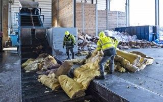 Isover lance une filière de recyclage des déchets de laine de verre