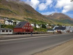 En Islande, on déplace un rocher pour... calmer la colère des elfes