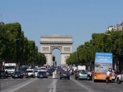 Les Champs Elysées offerts aux piétons une fois par mois