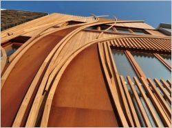 Des maisons en bois sculpté façon "canyon" (diaporama)