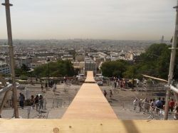 Le Mega Jump de la Butte Montmartre est prêt pour le grand saut (diaporama)