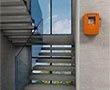 Centrale de commande compacte avec un bouton de ventilation intégré
