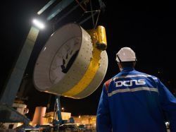 L'une des deux hydroliennes EDF-DCNS sortie de l'eau pour réparations