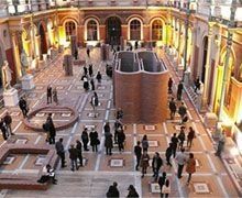 12 sculptures, 40.000 briques pour une exposition monumentale