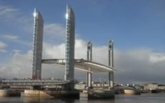 (Diaporama) L'un des plus grands ponts levants au monde bientôt inauguré à Bordeaux