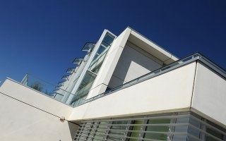 Béton brut sur mesure pour le Centre de Maintenance du Mettis à Metz