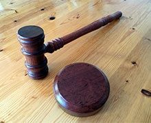 Les amitiés entre des patrons du bâtiment et des élus d'Ile-de-France dans le viseur de la justice