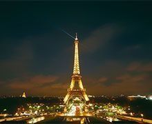 Le phare de la Tour Eiffel en rénovation jusqu'au 10 octobre