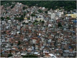 Les favelas de Rio gagnent en hauteur