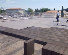 Le nouveau FOAMGLAS® T3+ isole la toiture d'une base militaire dans le Gard