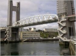 Hissage de la travée du Pont de Recouvrance de Brest(Diaporama)