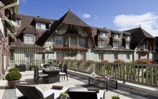 Deauville : l'hôtel Normandy se " métamorphose "