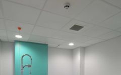 Plafonds acoustiques pour environnements humides