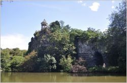 Allées et pelouses bientôt transformées au parc des Buttes-Chaumont