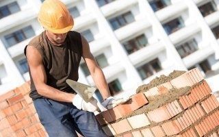 En 2014, l'artisanat du bâtiment anticipe un recul de 1,5 % à 2 % de son activité