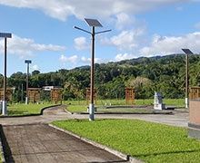 13 lampadaires solaires installés sur le cimetière de Saint-Claude en Guadeloupe