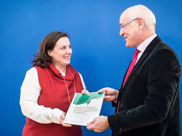 "L'objectif de 100 cessions de terrains publics est rempli", Emmanuelle Cosse