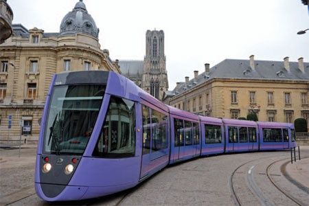 Le tramway arrive à Reims