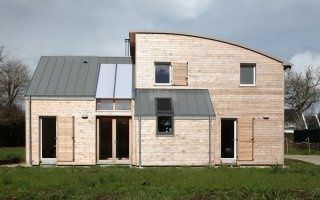 (Vidéo)Une maison bioclimatique sort de terre en Bretagne