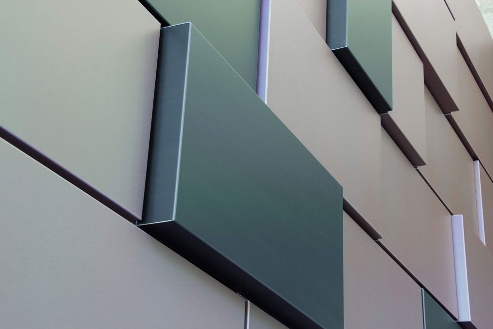 Une façade de caractère structurée en zinc