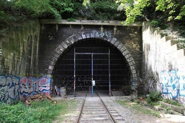 Sous les jupes de Paris