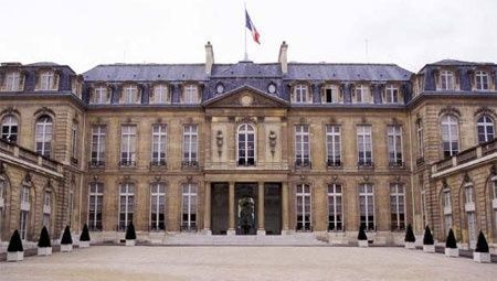 Le palais de l'Elysée, un vaste chantier en plein coeur de l'été