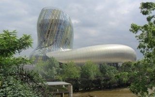 Derniers préparatifs pour la Cité du Vin avant son inauguration le 31 mai