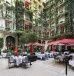 Un jardin 5 étoiles au Plaza Athénée