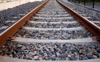 Manuel Valls appelé à suspendre deux projets de gares TGV