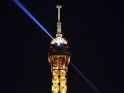 Le phare de la tour Eiffel éteint jusqu'au 10 octobre