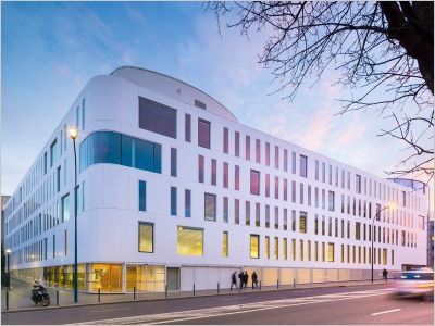 Des bureaux en Corian à énergie positive et... en autoconsommation