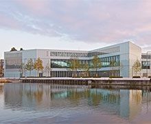 L'architecte vedette Rem Koolhaas inaugure une bibliothèque "pionnière" à Caen