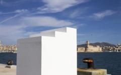 Marseille Provence s'offre une sculpture en béton blanc