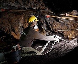 Comblement d'anciennes mines argentifères au Pradal