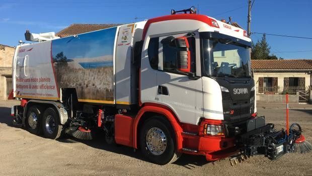 Une balayeuse sur porteur Scania pour Transports Cazaux