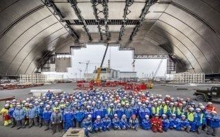 En Ukraine, la construction du nouveau sarcophage de Tchernobyl se poursuit