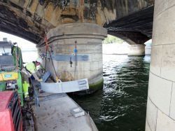 Un chantier sous la Seine pour ressusciter le Pont d'Iéna