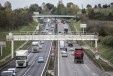 La suspension de l'écotaxe laisse des salariés inquiets et des portiques inutiles