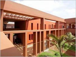 Un lycée qui puise dans la terre sénégalaise (diaporama)