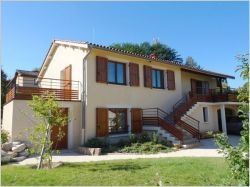 Une maison réconciliée avec ses espaces extérieurs (diaporama)