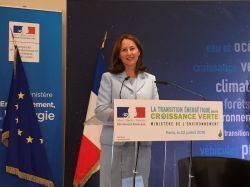 Ségolène Royal célèbre le 1er anniversaire de la loi de Transition énergétique