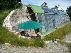 A vendre : maison écologique en pneus recyclés