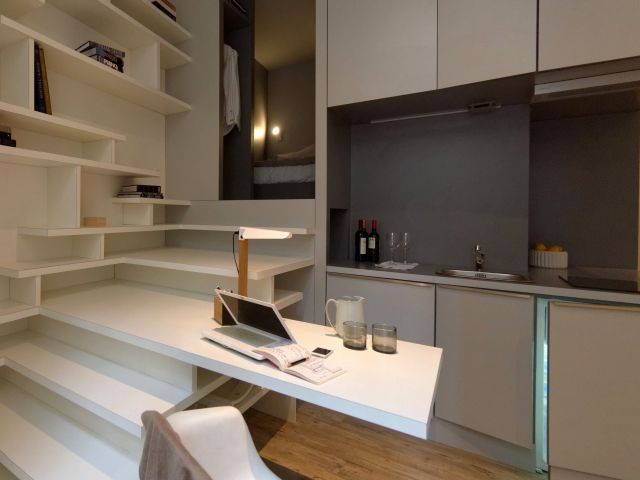 Un studio de 27m2 optimisé grâce à un bloc multifonction