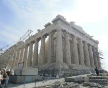 Restauration du fronton ouest du Parthénon de l'Acropole d'Athènes