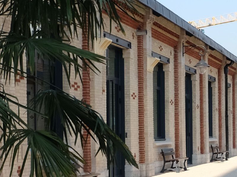 Une friche en brique renaît à Aubervilliers