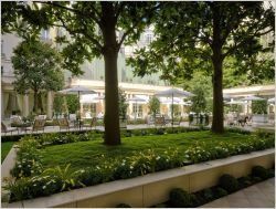 Le jardin du Bristol dévoile son nouveau visage