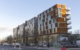 La bibliothèque Jacqueline de Romilly, un bâtiment lumineux