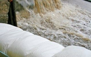Des sacs autogonflants anti-inondations testés dans l'Aube