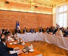Macron veut libérer la construction en réduisant les normes